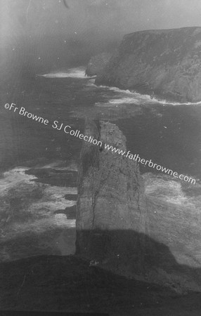 POINTED ROCKS & DOONINVALLA POINT FROM W.